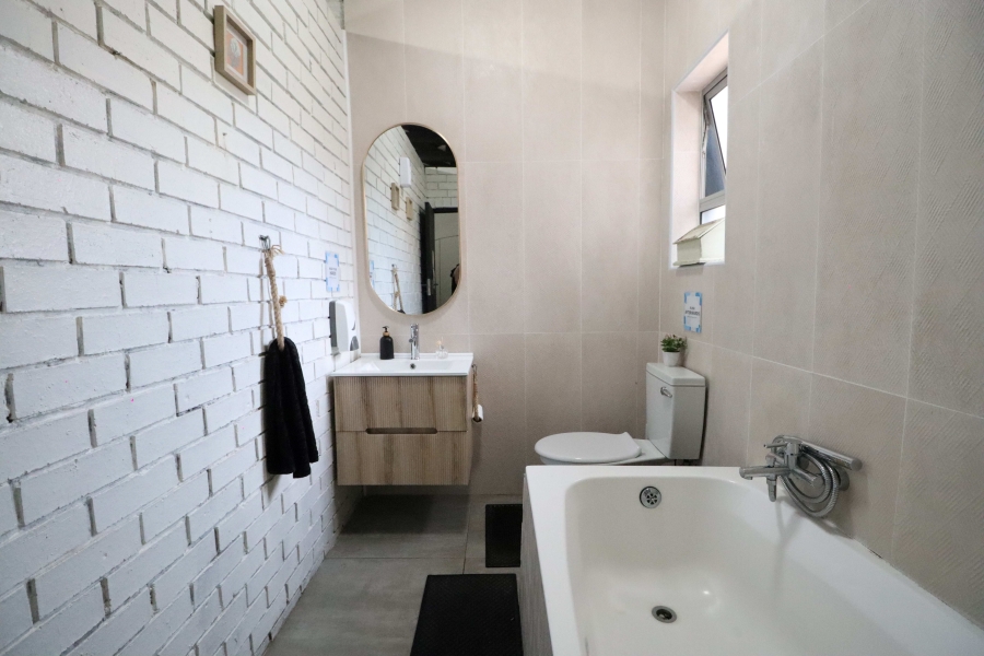 4 Bedroom Property for Sale in Sherwood Eastern Cape